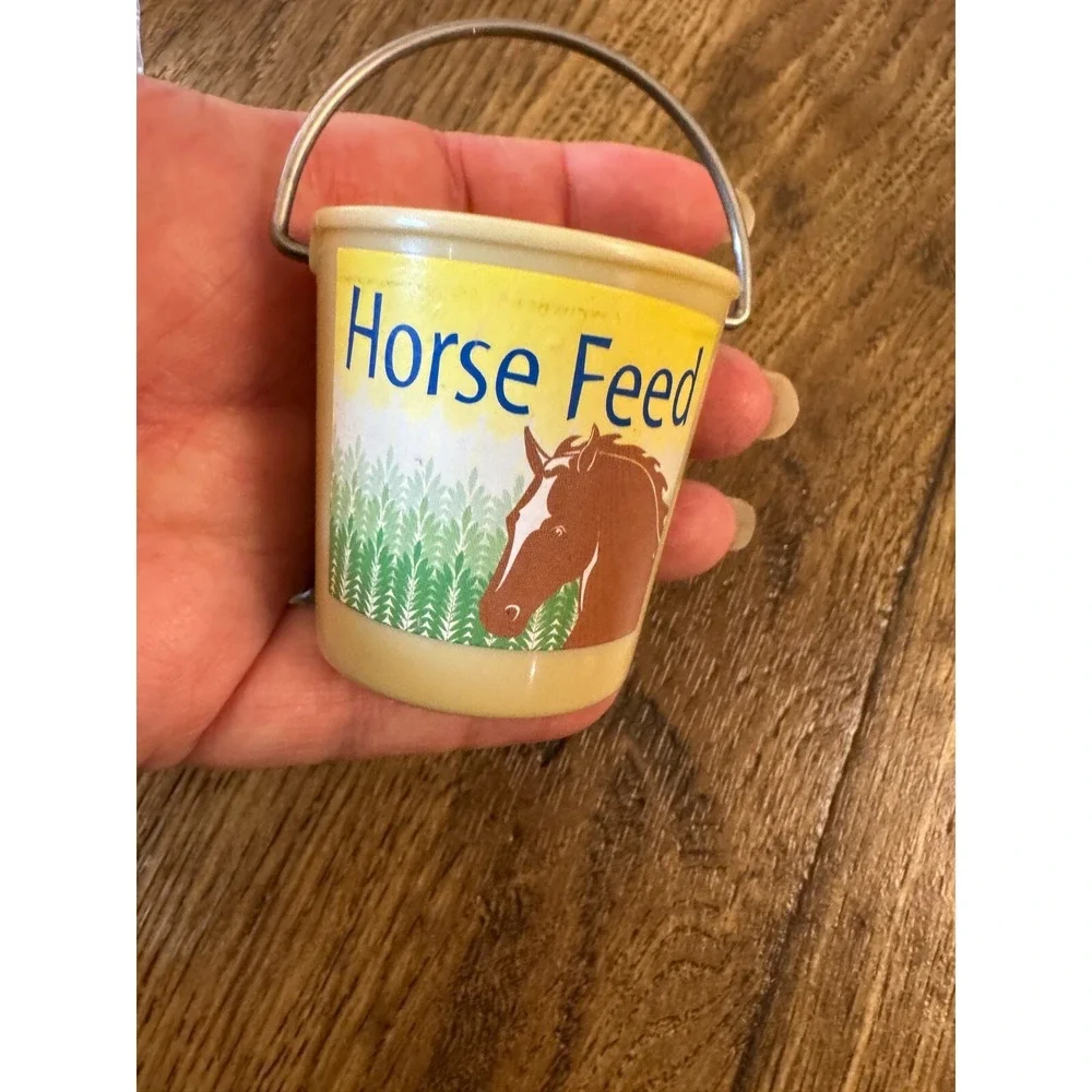 Our Generation Battat 18 Inch Doll‎ Horse Lot Blanket Helmet Food Accessories.